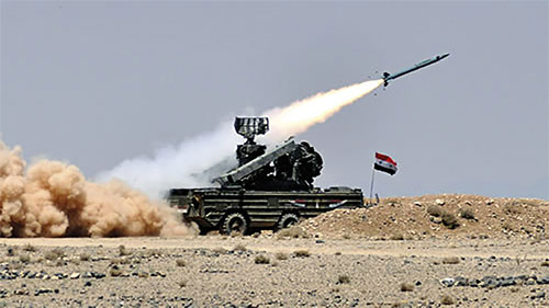 defensa antiaérea siria Defensa siria frustra un bombardeo israelí en las inmediaciones de Hama